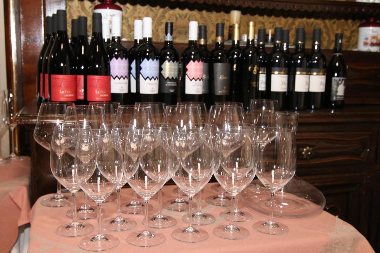 Hotel Ristorante Vittoria Santhià Buitenkant foto